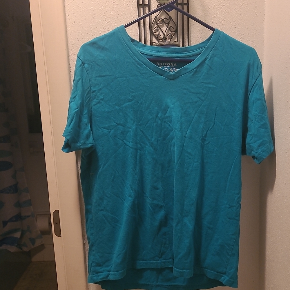 Arizona Jean Company Men's Blue V-Neck Shirt